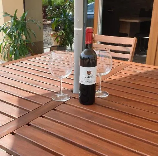 アパート Apartma Claudia ピフカ